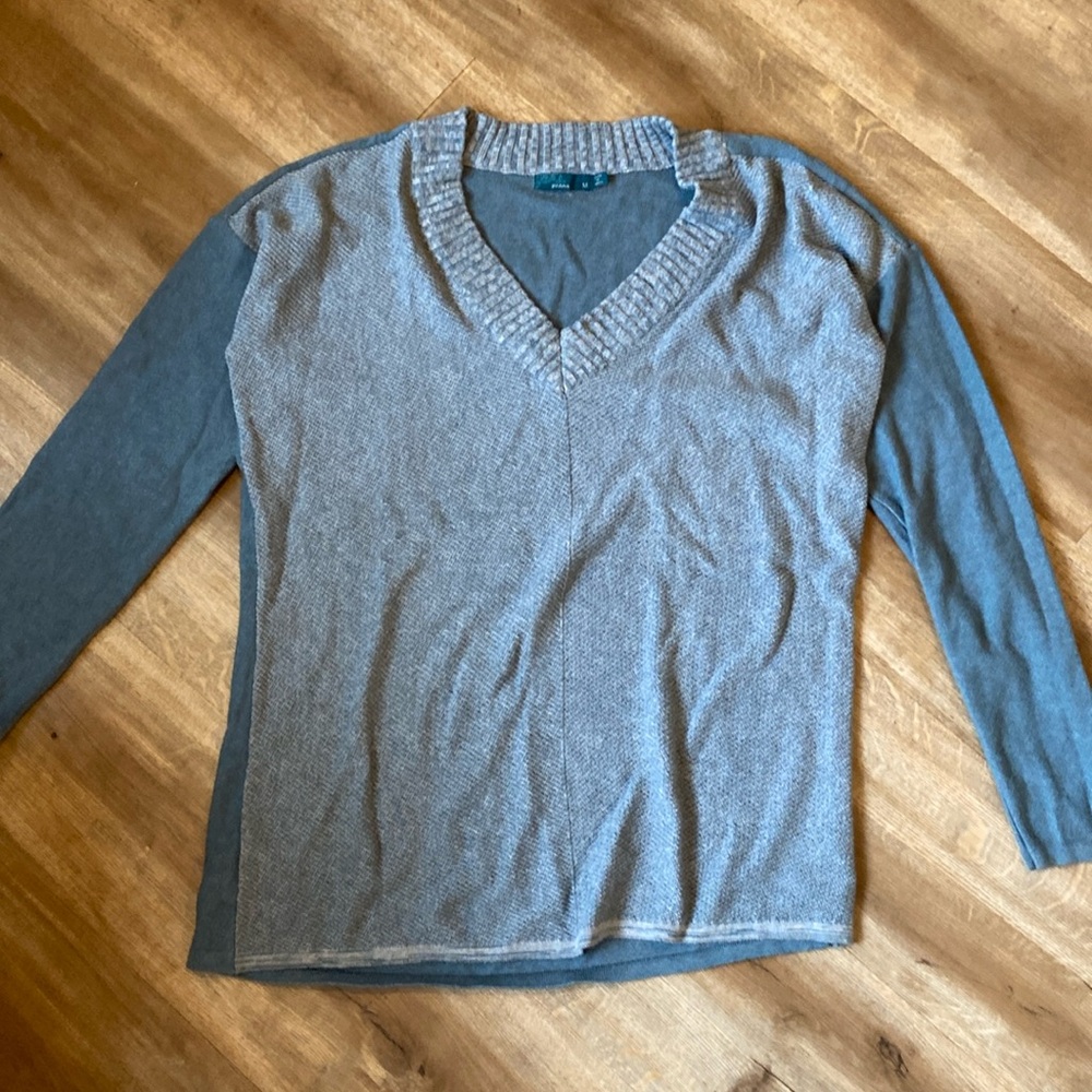 Prana v-neck sweater. Soft and comfortable. Great condition.